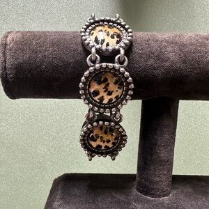 Vintage 80s-90s Antique Silver Finish Lucite Animal Print Disks Bracelet 7 1/2”